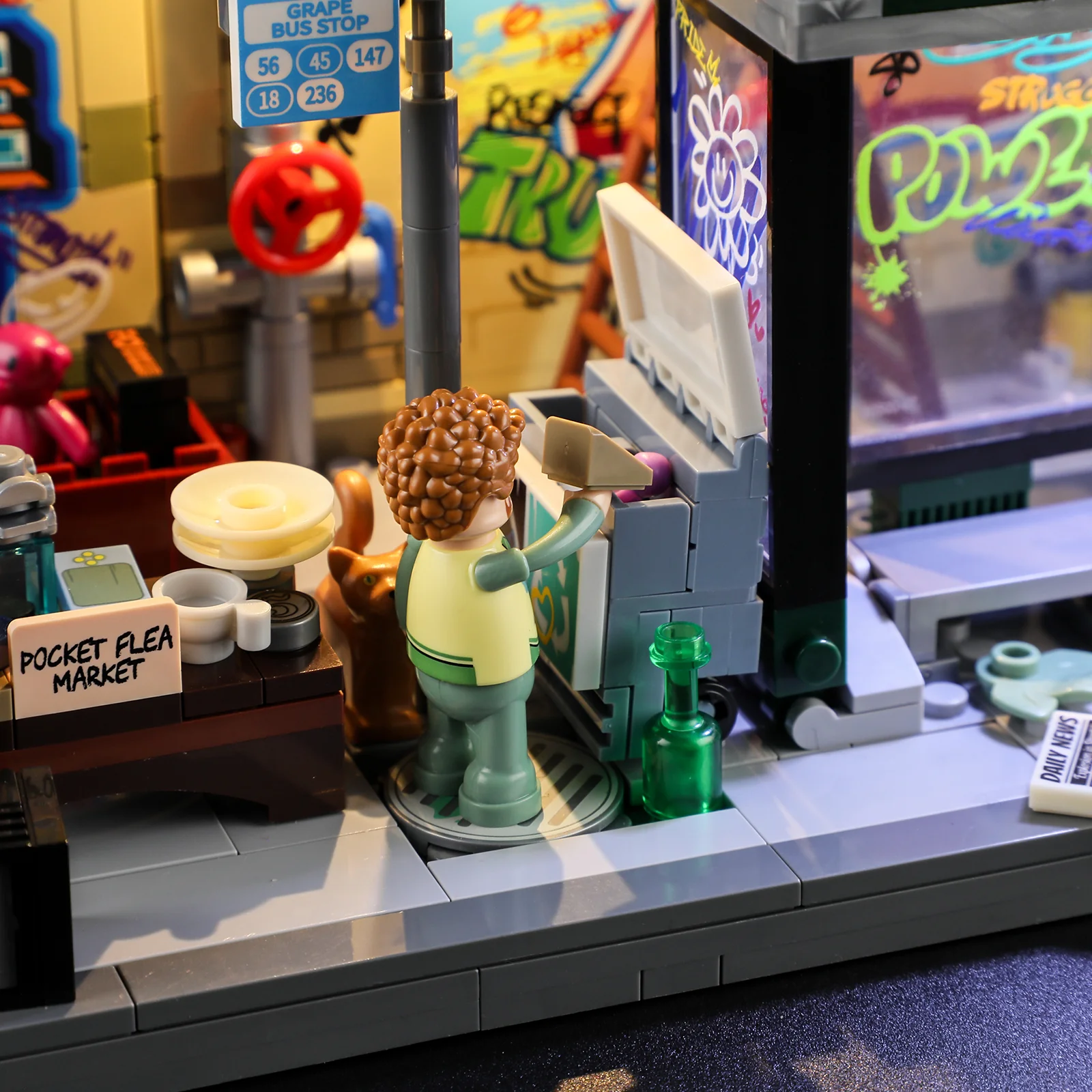 F9066_Graffiti Bus Stop_Graffiti-Bushaltestelle_Lumibricks_lightbricks6