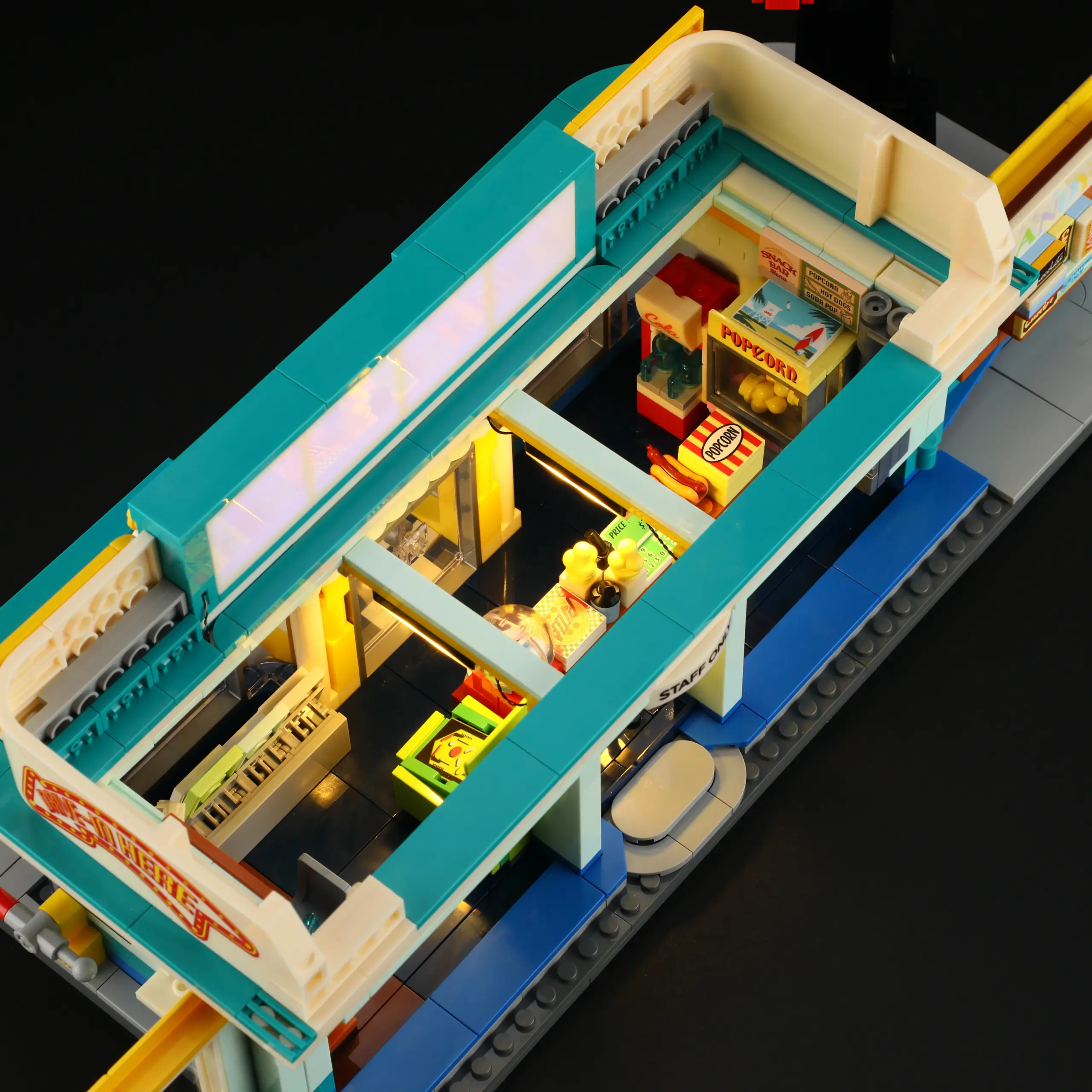 L9081_Night Glow Drive-in_Night Glow Drive-in_Lumibricks_lightbricks8