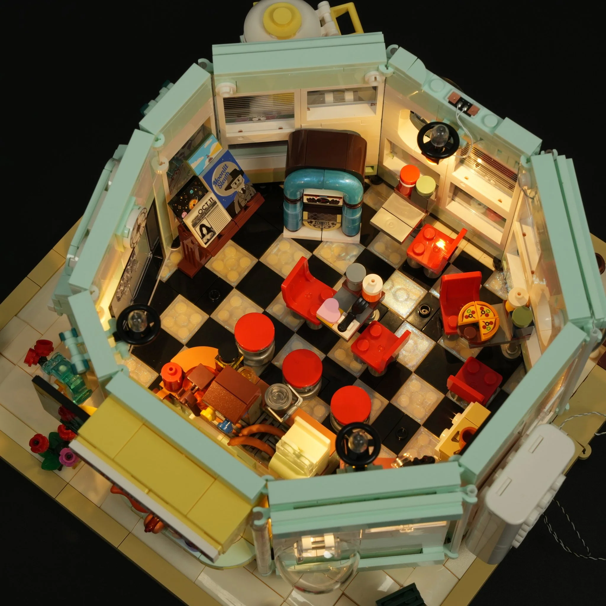 L9104_Interstellar Drive-In_Interstellares Drive-In_Lumibricks_lightbricks9